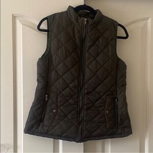 ALLEGRA K Quited Olive Green Vest. Size M
